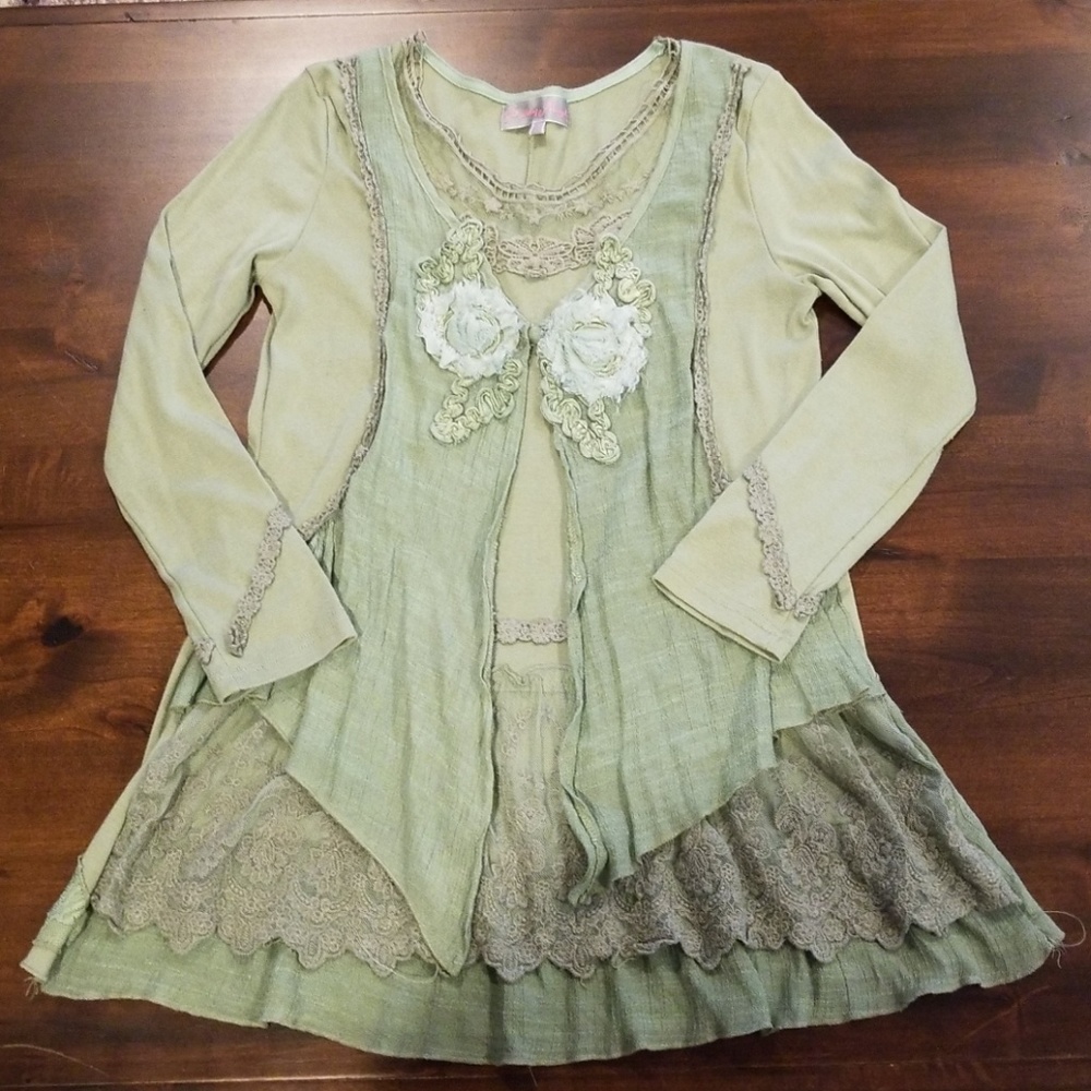 🛍Pretty Angel tunic.